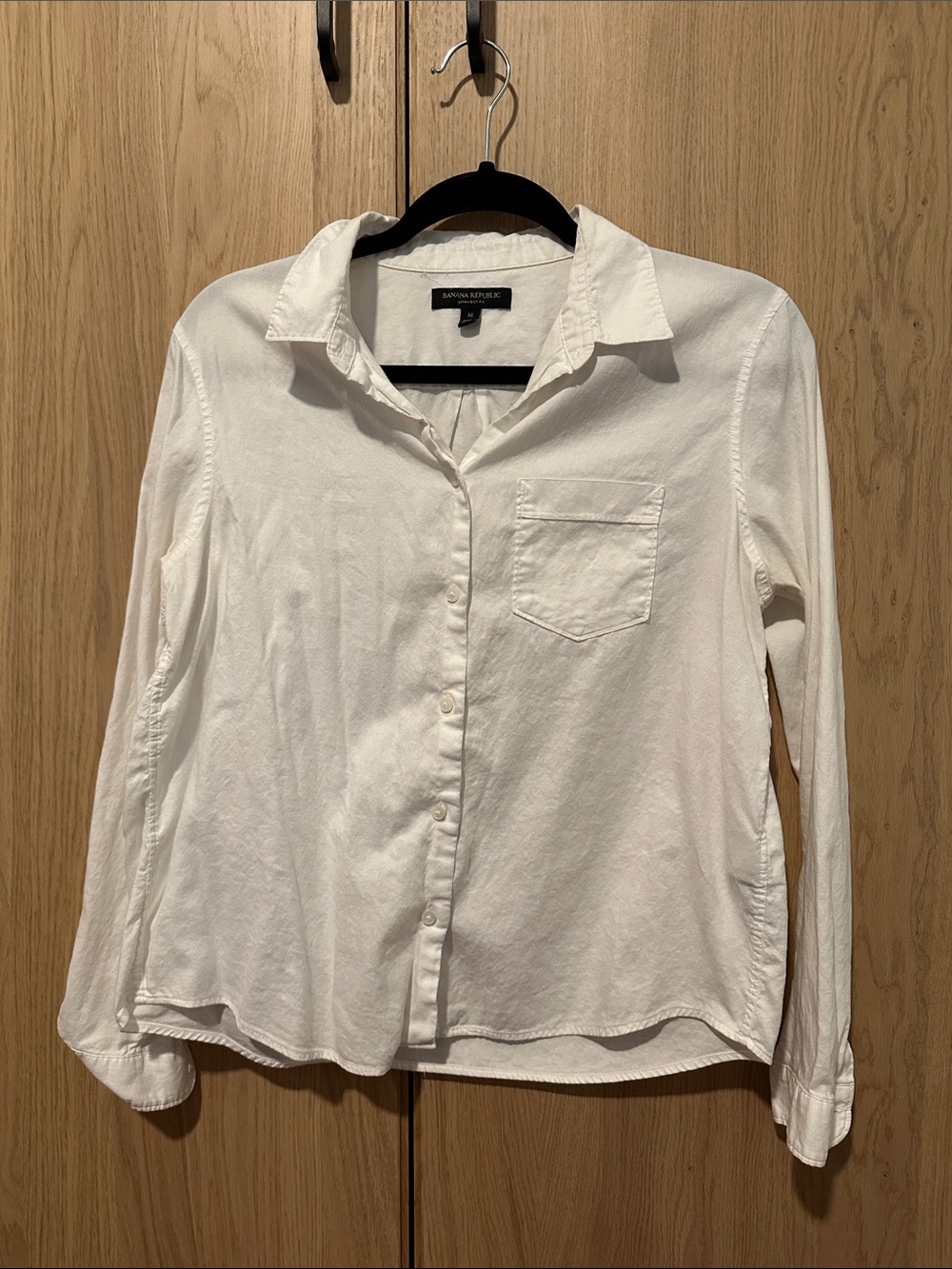 Banana Republic White Long-Sleeve Button-Up Shirt